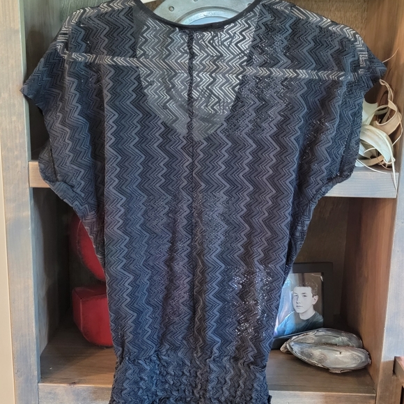 Top - Picture 2 of 3